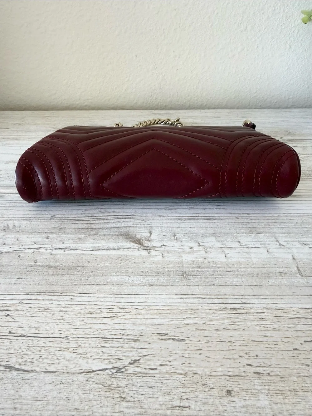 New Gucci Marmont GG leather small bag with chain, burgundy